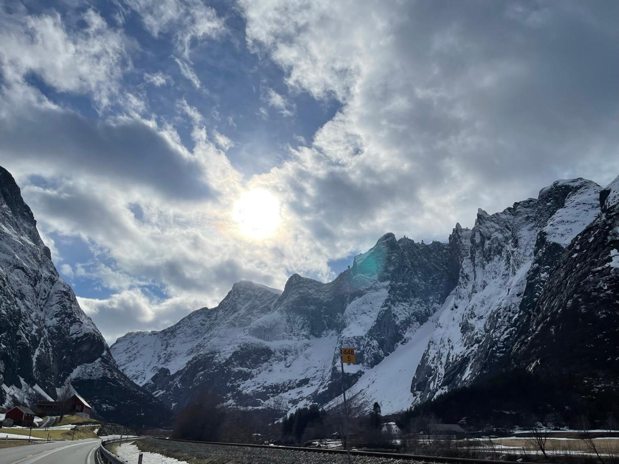 ÅndalsnesBakkebo Trollstigenアパートメント エクステリア 写真