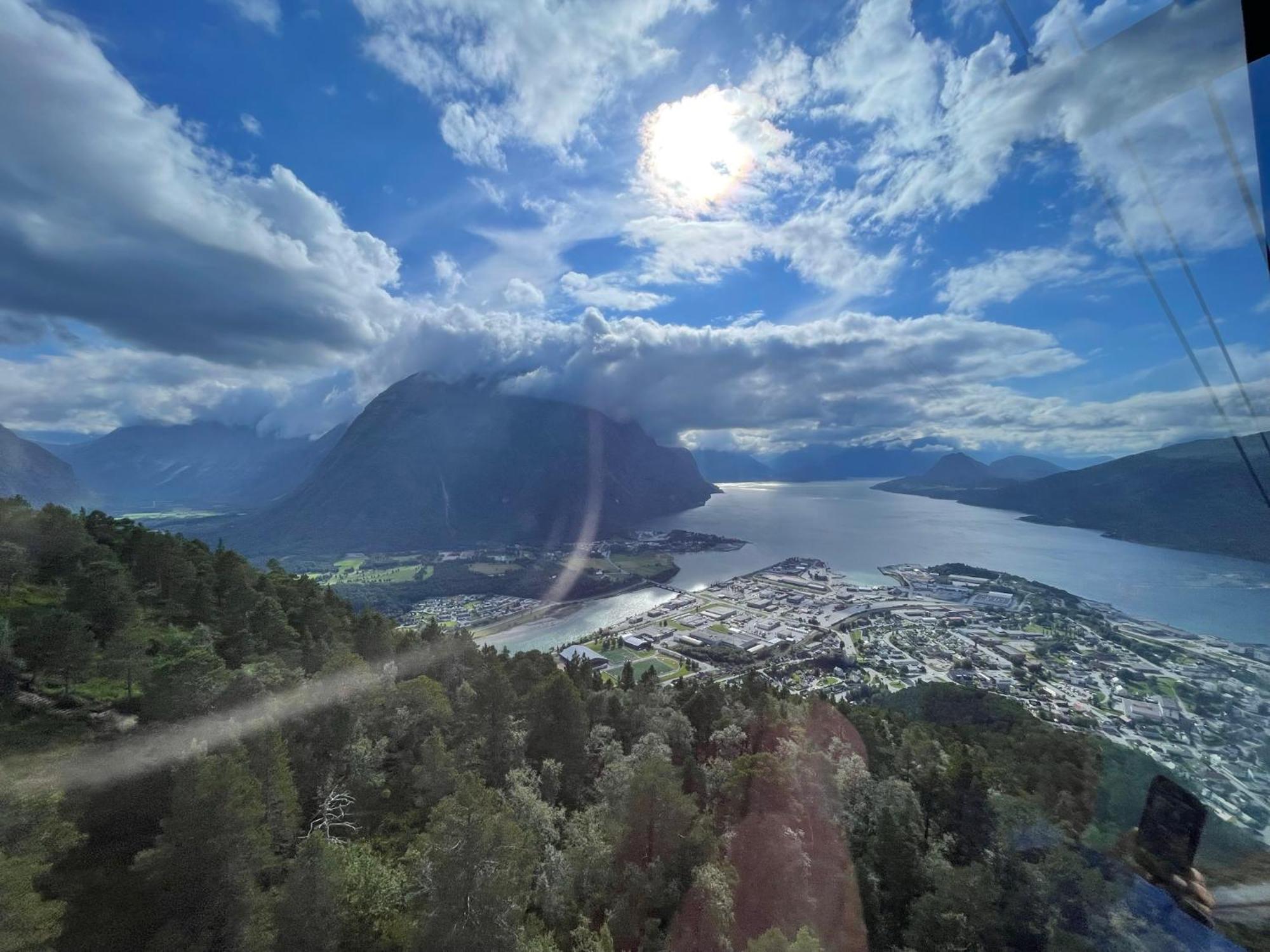 ÅndalsnesBakkebo Trollstigenアパートメント エクステリア 写真